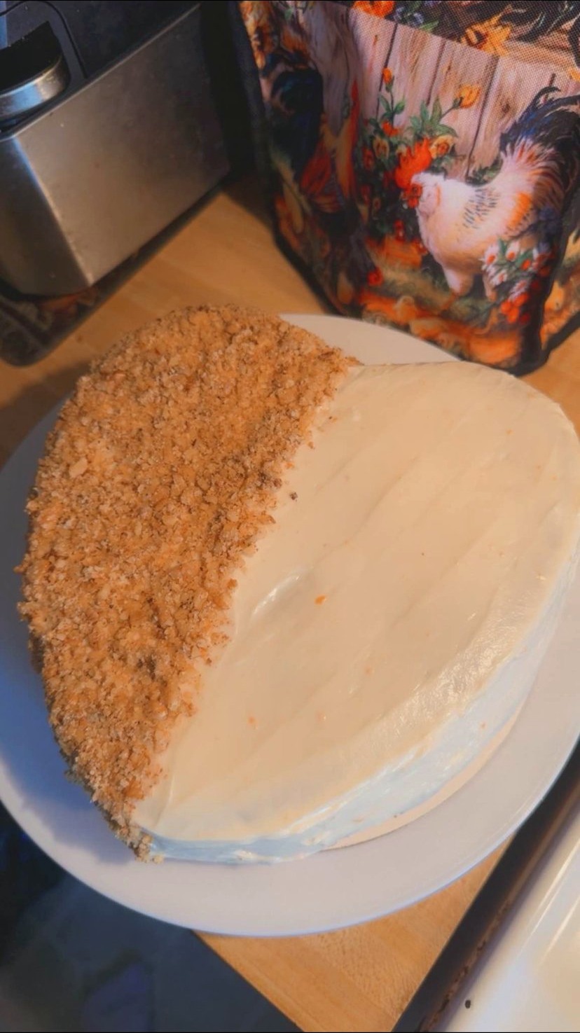 Cake with crumb topping
